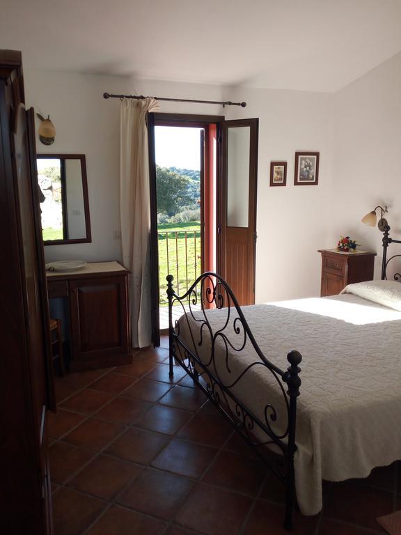 Turismo Rurale L'Agliuledda Villa ซานต์ อันโตนิโอ ดิ กาลลูรา ภายนอก รูปภาพ