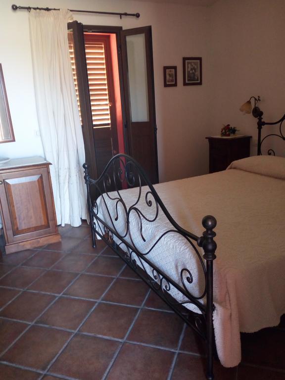 Turismo Rurale L'Agliuledda Villa ซานต์ อันโตนิโอ ดิ กาลลูรา ภายนอก รูปภาพ