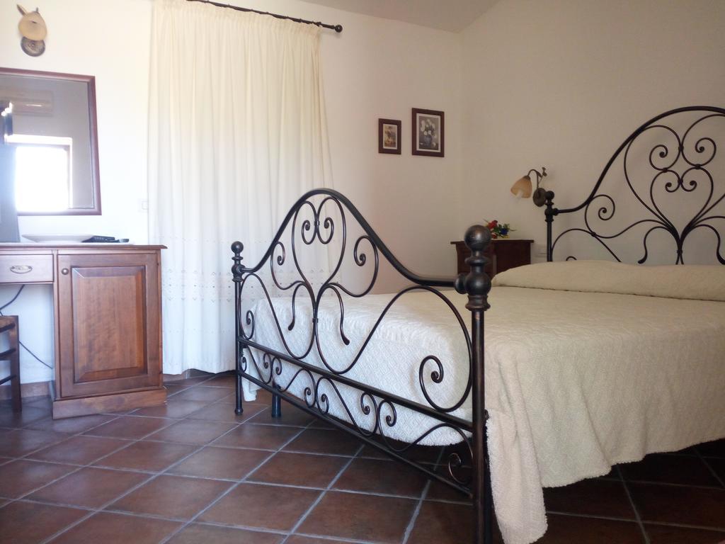 Turismo Rurale L'Agliuledda Villa ซานต์ อันโตนิโอ ดิ กาลลูรา ภายนอก รูปภาพ